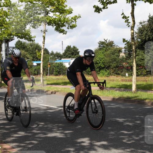 10.08.2025 - GEWOBA Citytriathlon Bremen Yannick Fuchs http://msf.ph/oto/8561162 10.08.2025 12:13:42 Radfahren 552, 568, 612, 621, 649, 664, 770, 776, 823, 916, 1017 meine-sportfotos.de