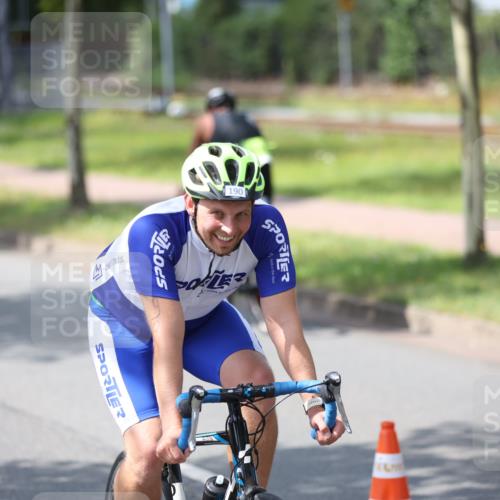 10.08.2025 - GEWOBA Citytriathlon Bremen Yannick Fuchs http://msf.ph/oto/8561169 10.08.2025 14:21:24 Radfahren 6, 177 meine-sportfotos.de