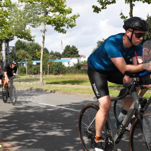 10.08.2025 - GEWOBA Citytriathlon Bremen Yannick Fuchs http://msf.ph/oto/8561179 10.08.2025 12:13:47 Radfahren 552, 568, 590, 612, 621, 649, 664, 733, 770, 776, 823, 863, 916, 1017 meine-sportfotos.de