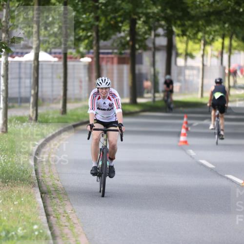 10.08.2025 - GEWOBA Citytriathlon Bremen Yannick Fuchs http://msf.ph/oto/8561189 10.08.2025 14:21:33 Radfahren 9, 140, 177, 334 meine-sportfotos.de