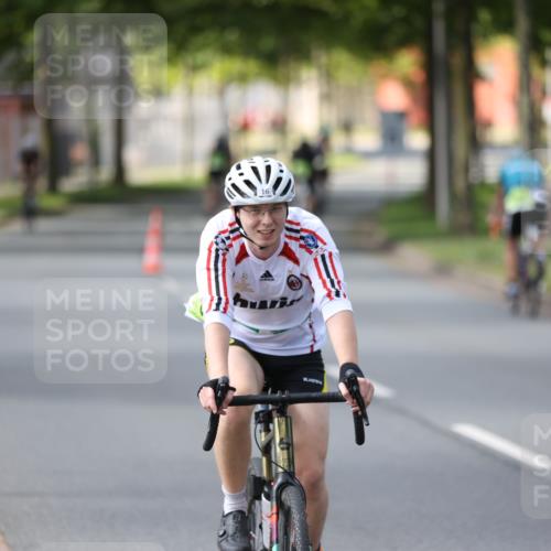 10.08.2025 - GEWOBA Citytriathlon Bremen Yannick Fuchs http://msf.ph/oto/8561200 10.08.2025 14:21:35 Radfahren 9, 140, 177, 334 meine-sportfotos.de