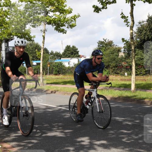 10.08.2025 - GEWOBA Citytriathlon Bremen Yannick Fuchs http://msf.ph/oto/8561220 10.08.2025 12:14:11 Radfahren 587, 615, 616, 630, 655, 689, 788, 793, 801, 873, 950, 951, 1030 meine-sportfotos.de