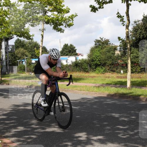 10.08.2025 - GEWOBA Citytriathlon Bremen Yannick Fuchs http://msf.ph/oto/8561223 10.08.2025 12:14:13 Radfahren 587, 615, 616, 630, 655, 689, 788, 793, 801, 873, 888, 950, 951, 1030 meine-sportfotos.de