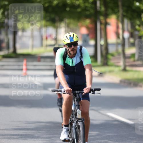 10.08.2025 - GEWOBA Citytriathlon Bremen Yannick Fuchs http://msf.ph/oto/8561239 10.08.2025 14:21:51 Radfahren 140, 160, 211, 283, 334 meine-sportfotos.de