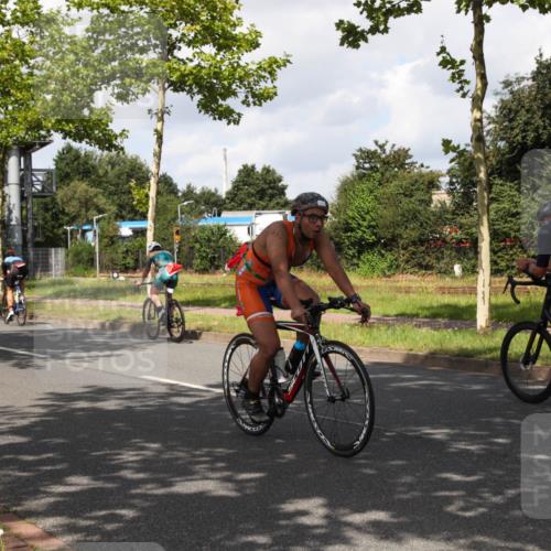 10.08.2025 - GEWOBA Citytriathlon Bremen Yannick Fuchs http://msf.ph/oto/8561240 10.08.2025 12:14:21 Radfahren 587, 615, 616, 630, 655, 681, 708, 735, 738, 788, 793, 801, 888, 1030 meine-sportfotos.de