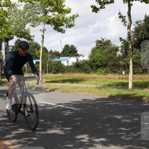 10.08.2025 - GEWOBA Citytriathlon Bremen Yannick Fuchs http://msf.ph/oto/8561268 10.08.2025 12:14:43 Radfahren 632, 635, 657, 736, 738, 806, 838, 857, 895, 897 meine-sportfotos.de