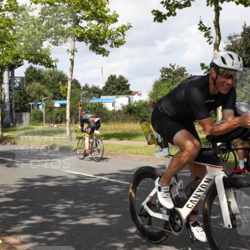 10.08.2025 - GEWOBA Citytriathlon Bremen Yannick Fuchs http://msf.ph/oto/8561292 10.08.2025 12:14:59 Radfahren 551, 564, 627, 635, 657, 753, 826, 852, 857, 895, 897, 959, 1011, 1020 meine-sportfotos.de