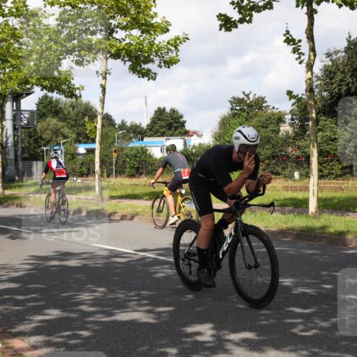 10.08.2025 - GEWOBA Citytriathlon Bremen Yannick Fuchs http://msf.ph/oto/8561312 10.08.2025 12:15:06 Radfahren 551, 564, 627, 657, 753, 826, 852, 857, 876, 897, 947, 959, 1011, 1020 meine-sportfotos.de