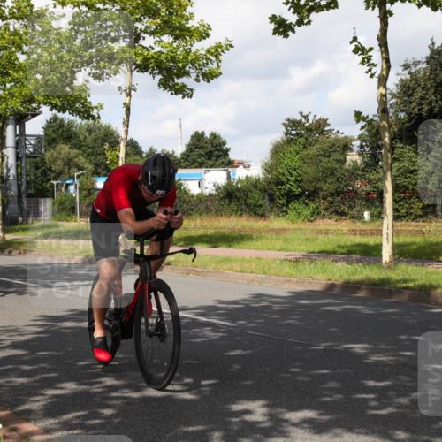10.08.2025 - GEWOBA Citytriathlon Bremen Yannick Fuchs http://msf.ph/oto/8561329 10.08.2025 12:15:18 Radfahren 564, 591, 643, 753, 852, 858, 876, 947, 959, 1011 meine-sportfotos.de