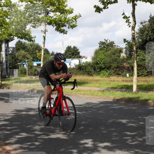 10.08.2025 - GEWOBA Citytriathlon Bremen Yannick Fuchs http://msf.ph/oto/8561334 10.08.2025 12:15:24 Radfahren 564, 591, 643, 834, 852, 858, 876, 947 meine-sportfotos.de