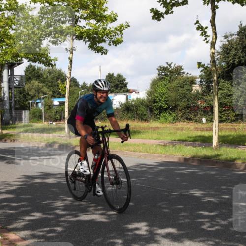 10.08.2025 - GEWOBA Citytriathlon Bremen Yannick Fuchs http://msf.ph/oto/8561340 10.08.2025 12:15:34 Radfahren 626, 641, 643, 834, 858 meine-sportfotos.de