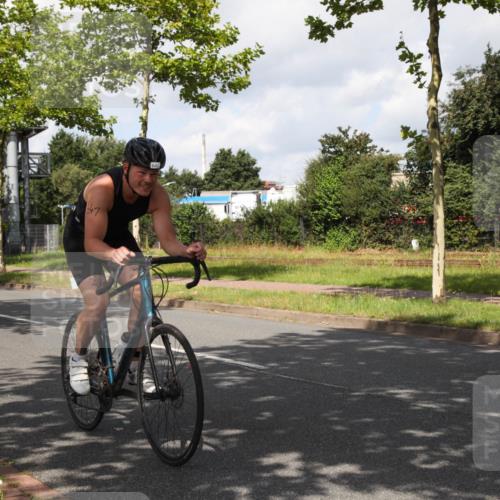 10.08.2025 - GEWOBA Citytriathlon Bremen Yannick Fuchs http://msf.ph/oto/8561342 10.08.2025 12:15:39 Radfahren 626, 641, 682, 834, 836, 839, 840, 858, 1016 meine-sportfotos.de