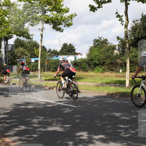 10.08.2025 - GEWOBA Citytriathlon Bremen Yannick Fuchs http://msf.ph/oto/8561351 10.08.2025 12:15:43 Radfahren 600, 626, 641, 682, 715, 834, 836, 839, 840, 859, 1016 meine-sportfotos.de