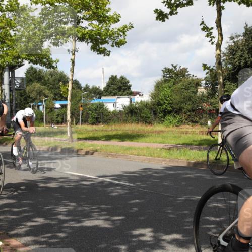 10.08.2025 - GEWOBA Citytriathlon Bremen Yannick Fuchs http://msf.ph/oto/8561363 10.08.2025 12:15:50 Radfahren 600, 626, 641, 682, 686, 707, 715, 824, 836, 839, 840, 859, 891, 1016, 1022 meine-sportfotos.de
