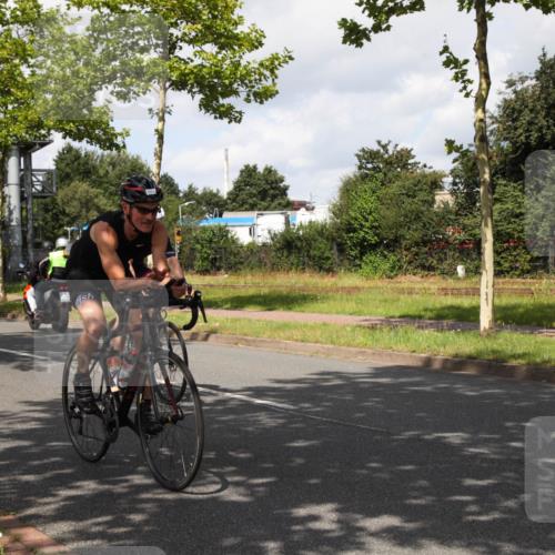 10.08.2025 - GEWOBA Citytriathlon Bremen Yannick Fuchs http://msf.ph/oto/8561381 10.08.2025 12:15:57 Radfahren 600, 626, 654, 682, 686, 707, 715, 824, 836, 839, 840, 859, 891, 1016, 1022 meine-sportfotos.de
