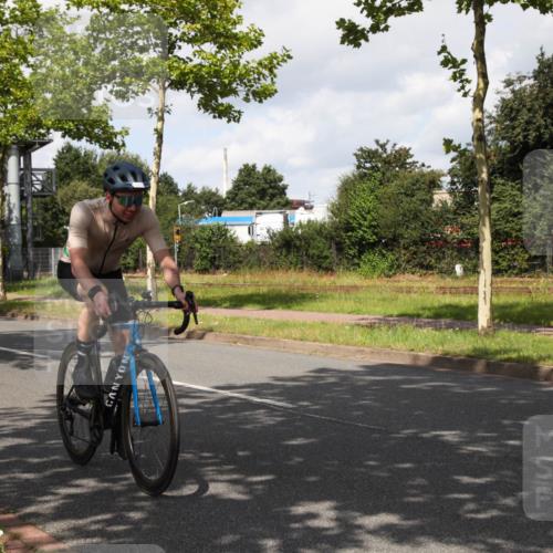 10.08.2025 - GEWOBA Citytriathlon Bremen Yannick Fuchs http://msf.ph/oto/8561385 10.08.2025 12:16:00 Radfahren 600, 654, 682, 686, 707, 715, 824, 836, 839, 840, 859, 891, 1016, 1022 meine-sportfotos.de