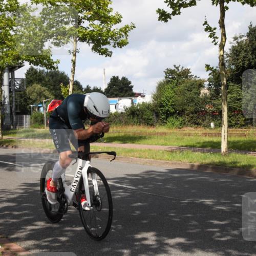 10.08.2025 - GEWOBA Citytriathlon Bremen Yannick Fuchs http://msf.ph/oto/8561394 10.08.2025 12:16:09 Radfahren 654, 686, 707, 824, 891, 1022 meine-sportfotos.de