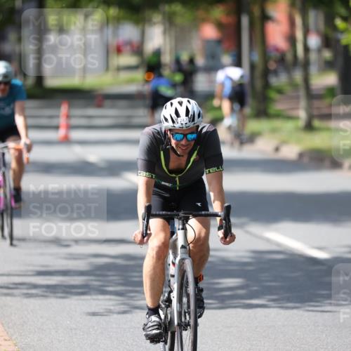 10.08.2025 - GEWOBA Citytriathlon Bremen Yannick Fuchs http://msf.ph/oto/8561402 10.08.2025 14:22:33 Radfahren 86, 186, 217, 242, 259, 262 meine-sportfotos.de