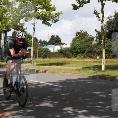 10.08.2025 - GEWOBA Citytriathlon Bremen Yannick Fuchs http://msf.ph/oto/8561436 10.08.2025 12:16:54 Radfahren 567, 783, 822, 877, 915, 1010, 1035, 1037, 1039 meine-sportfotos.de