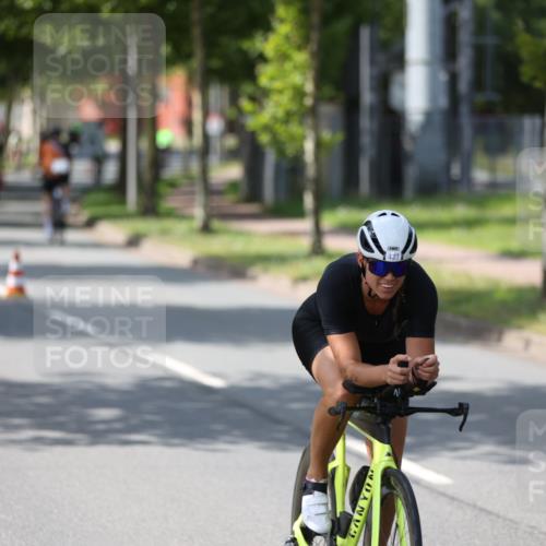 10.08.2025 - GEWOBA Citytriathlon Bremen Yannick Fuchs http://msf.ph/oto/8561449 10.08.2025 14:22:50 Radfahren 86, 89, 182, 204, 246, 252, 280, 288, 289, 297, 353, 427 meine-sportfotos.de