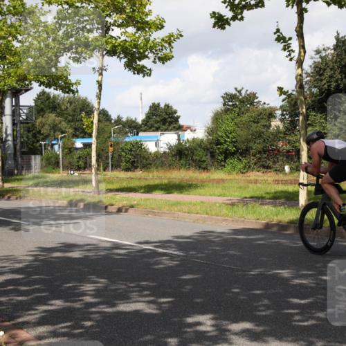 10.08.2025 - GEWOBA Citytriathlon Bremen Yannick Fuchs http://msf.ph/oto/8561456 10.08.2025 12:17:13 Radfahren 856, 956, 1037 meine-sportfotos.de