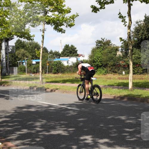 10.08.2025 - GEWOBA Citytriathlon Bremen Yannick Fuchs http://msf.ph/oto/8561458 10.08.2025 12:17:13 Radfahren 856, 956, 1037 meine-sportfotos.de