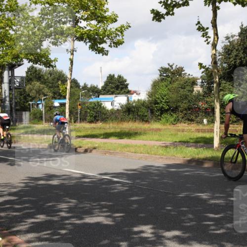 10.08.2025 - GEWOBA Citytriathlon Bremen Yannick Fuchs http://msf.ph/oto/8561460 10.08.2025 12:17:14 Radfahren 671, 856, 956, 1037 meine-sportfotos.de