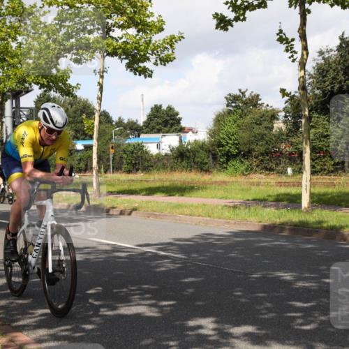 10.08.2025 - GEWOBA Citytriathlon Bremen Yannick Fuchs http://msf.ph/oto/8561470 10.08.2025 12:17:22 Radfahren 671, 856, 912, 956 meine-sportfotos.de