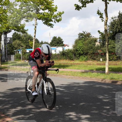 10.08.2025 - GEWOBA Citytriathlon Bremen Yannick Fuchs http://msf.ph/oto/8561493 10.08.2025 12:17:43 Radfahren 560, 566, 741, 765, 766, 912, 1025 meine-sportfotos.de
