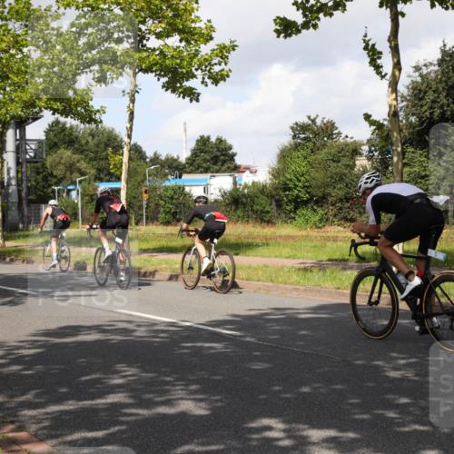 10.08.2025 - GEWOBA Citytriathlon Bremen Yannick Fuchs http://msf.ph/oto/8561498 10.08.2025 12:17:46 Radfahren 560, 566, 741, 765, 766, 933, 1025 meine-sportfotos.de