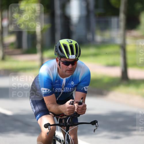 10.08.2025 - GEWOBA Citytriathlon Bremen Yannick Fuchs http://msf.ph/oto/8561505 10.08.2025 14:22:58 Radfahren 89, 163, 182, 204, 246, 249, 252, 280, 288, 289, 297, 353, 427 meine-sportfotos.de