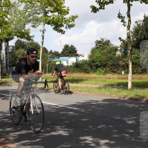 10.08.2025 - GEWOBA Citytriathlon Bremen Yannick Fuchs http://msf.ph/oto/8561514 10.08.2025 12:17:52 Radfahren 560, 566, 741, 765, 867, 933, 1025 meine-sportfotos.de