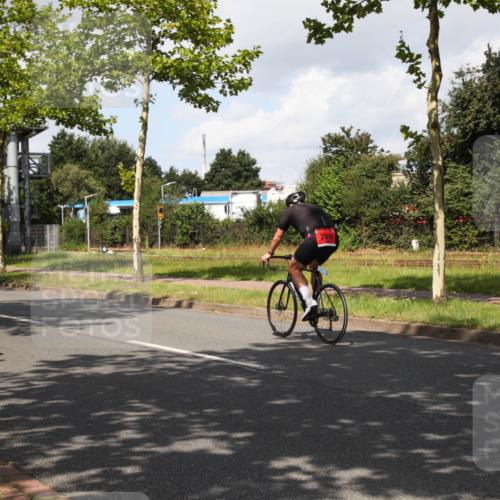 10.08.2025 - GEWOBA Citytriathlon Bremen Yannick Fuchs http://msf.ph/oto/8561522 10.08.2025 12:17:56 Radfahren 553, 560, 566, 741, 765, 794, 867, 933, 966, 977, 1025 meine-sportfotos.de