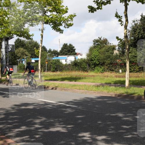 10.08.2025 - GEWOBA Citytriathlon Bremen Yannick Fuchs http://msf.ph/oto/8561527 10.08.2025 12:17:58 Radfahren 553, 560, 566, 741, 765, 794, 833, 867, 933, 966, 977, 1025 meine-sportfotos.de