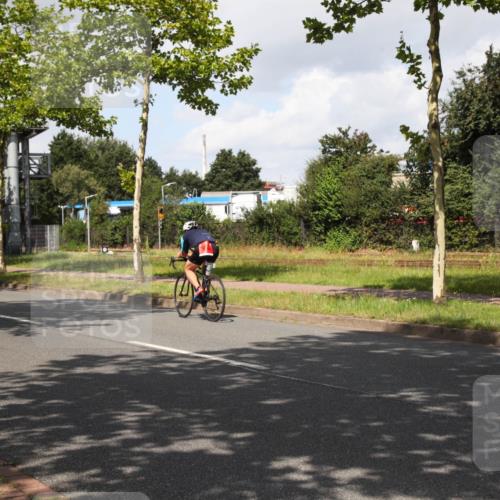 10.08.2025 - GEWOBA Citytriathlon Bremen Yannick Fuchs http://msf.ph/oto/8561530 10.08.2025 12:17:59 Radfahren 553, 560, 566, 582, 741, 765, 794, 833, 867, 933, 966, 977 meine-sportfotos.de