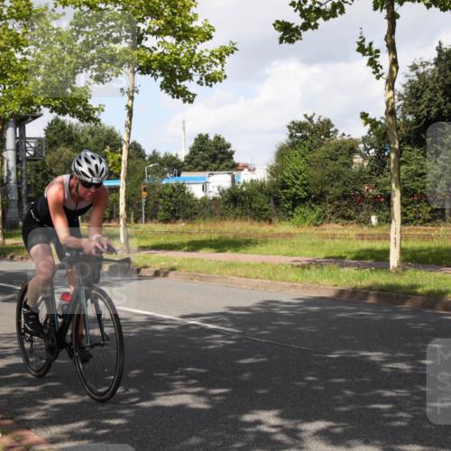 10.08.2025 - GEWOBA Citytriathlon Bremen Yannick Fuchs http://msf.ph/oto/8561541 10.08.2025 12:18:08 Radfahren 553, 579, 582, 794, 833, 867, 914, 933, 966, 977 meine-sportfotos.de