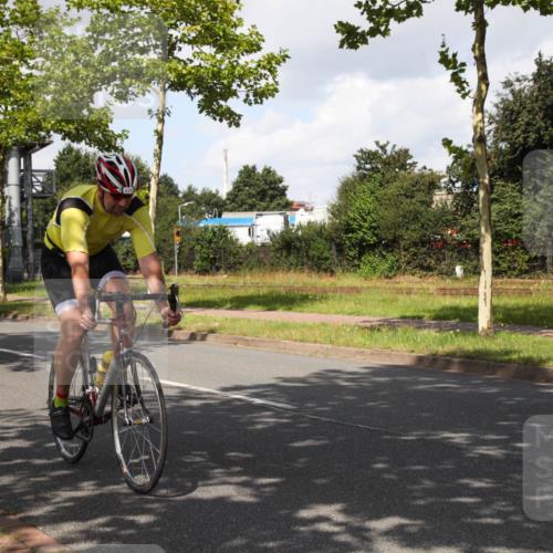 10.08.2025 - GEWOBA Citytriathlon Bremen Yannick Fuchs http://msf.ph/oto/8561543 10.08.2025 12:18:10 Radfahren 553, 579, 582, 794, 833, 867, 914, 966, 977 meine-sportfotos.de