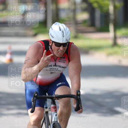 10.08.2025 - GEWOBA Citytriathlon Bremen Yannick Fuchs http://msf.ph/oto/8561553 10.08.2025 14:23:09 Radfahren 163, 200, 209, 213, 222, 246, 249, 252, 288, 289, 423, 431, 478, 480 meine-sportfotos.de