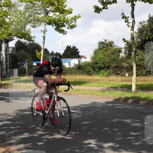 10.08.2025 - GEWOBA Citytriathlon Bremen Yannick Fuchs http://msf.ph/oto/8561557 10.08.2025 12:18:25 Radfahren 579, 584, 637, 678, 680, 759, 763, 781, 855, 914, 919, 973 meine-sportfotos.de