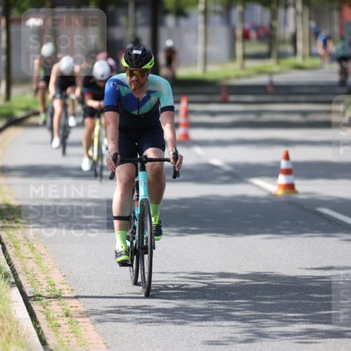 10.08.2025 - GEWOBA Citytriathlon Bremen Yannick Fuchs http://msf.ph/oto/8561560 10.08.2025 14:23:11 Radfahren 163, 200, 209, 213, 222, 225, 246, 249, 288, 423, 431, 478, 480 meine-sportfotos.de