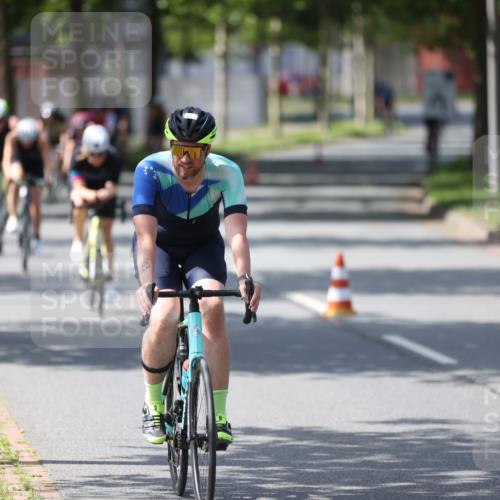 10.08.2025 - GEWOBA Citytriathlon Bremen Yannick Fuchs http://msf.ph/oto/8561564 10.08.2025 14:23:12 Radfahren 154, 163, 200, 209, 213, 222, 225, 246, 249, 288, 423, 431, 478, 480 meine-sportfotos.de
