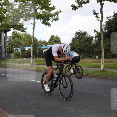 10.08.2025 - GEWOBA Citytriathlon Bremen Yannick Fuchs http://msf.ph/oto/8561570 10.08.2025 12:18:34 Radfahren 584, 637, 642, 652, 678, 680, 759, 763, 781, 855, 919, 973, 1015, 1029 meine-sportfotos.de