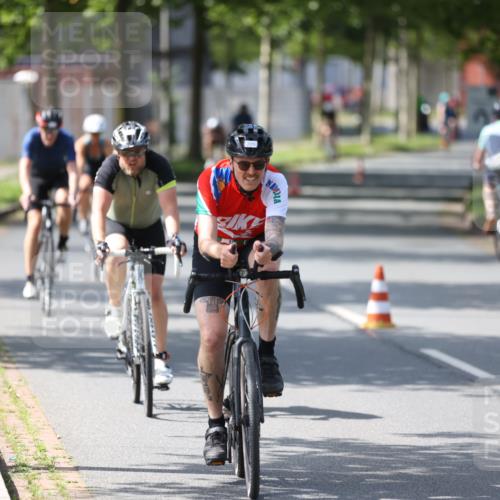 10.08.2025 - GEWOBA Citytriathlon Bremen Yannick Fuchs http://msf.ph/oto/8561595 10.08.2025 14:23:16 Radfahren 99, 154, 163, 200, 209, 213, 222, 225, 249, 251, 423, 431, 478, 480 meine-sportfotos.de