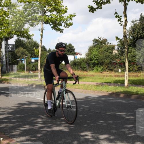 10.08.2025 - GEWOBA Citytriathlon Bremen Yannick Fuchs http://msf.ph/oto/8561599 10.08.2025 12:18:52 Radfahren 556, 642, 652, 789, 790, 825, 853, 978, 982, 1015, 1018, 1029 meine-sportfotos.de