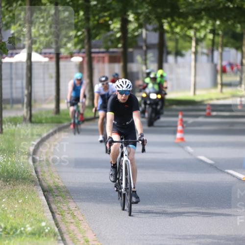 10.08.2025 - GEWOBA Citytriathlon Bremen Yannick Fuchs http://msf.ph/oto/8561672 10.08.2025 14:23:26 Radfahren 99, 154, 200, 205, 209, 213, 222, 225, 250, 251, 317, 478, 480 meine-sportfotos.de