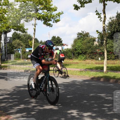 10.08.2025 - GEWOBA Citytriathlon Bremen Yannick Fuchs http://msf.ph/oto/8561676 10.08.2025 12:19:56 Radfahren 554, 639, 719, 739, 764, 782, 784, 841, 920, 1027 meine-sportfotos.de