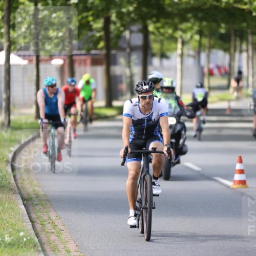 10.08.2025 - GEWOBA Citytriathlon Bremen Yannick Fuchs http://msf.ph/oto/8561695 10.08.2025 14:23:29 Radfahren 99, 154, 200, 205, 213, 225, 234, 250, 251, 317, 478 meine-sportfotos.de