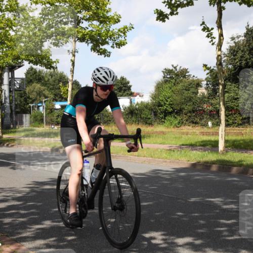 10.08.2025 - GEWOBA Citytriathlon Bremen Yannick Fuchs http://msf.ph/oto/8561696 10.08.2025 12:20:07 Radfahren 565, 570, 639, 739, 764, 782, 784, 841, 844, 892, 920, 1027 meine-sportfotos.de