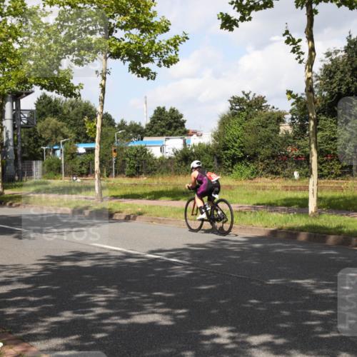 10.08.2025 - GEWOBA Citytriathlon Bremen Yannick Fuchs http://msf.ph/oto/8561707 10.08.2025 12:20:14 Radfahren 565, 570, 596, 639, 720, 782, 784, 844, 892, 920, 1027 meine-sportfotos.de