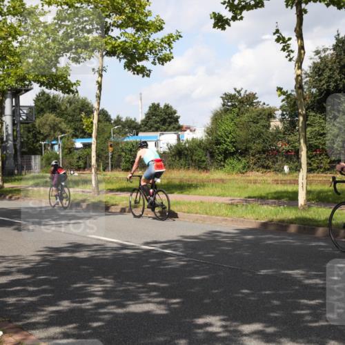 10.08.2025 - GEWOBA Citytriathlon Bremen Yannick Fuchs http://msf.ph/oto/8561708 10.08.2025 12:20:15 Radfahren 565, 570, 596, 639, 720, 782, 784, 844, 892, 920, 1027 meine-sportfotos.de